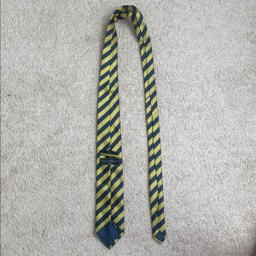 Laurant Bennett Striped Tie in Navy and Gold